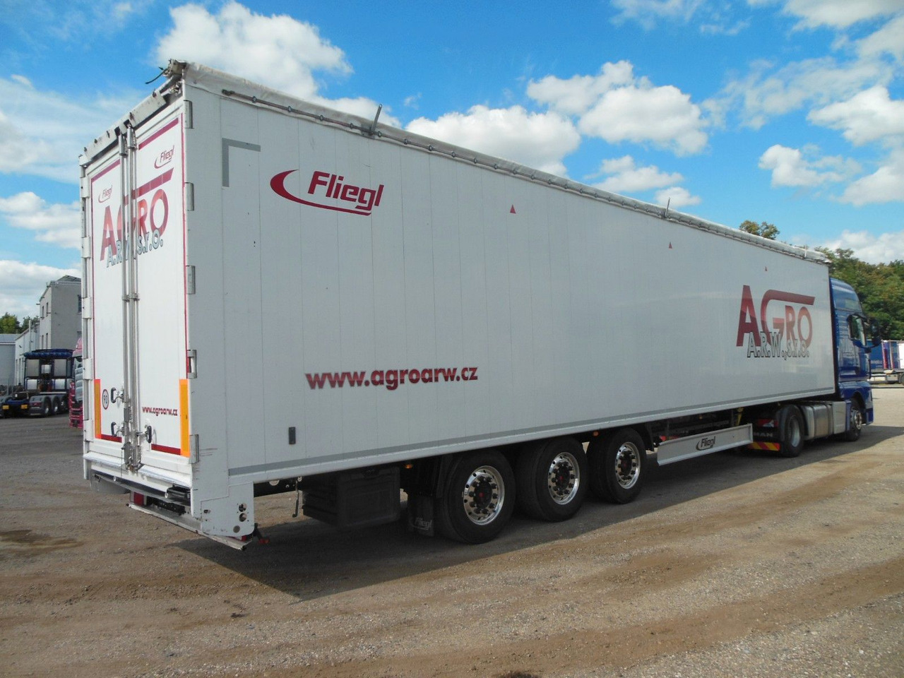 Fliegl SDS 390, 95m3, SAF, 2 STÜCK AM LAGER - Kõndimisalaga poolhaagised: pilt 4 Fliegl SDS 390, 95m3, SAF, 2 STÜCK AM LAGER - Kõndimisalaga poolhaagised: pilt 4