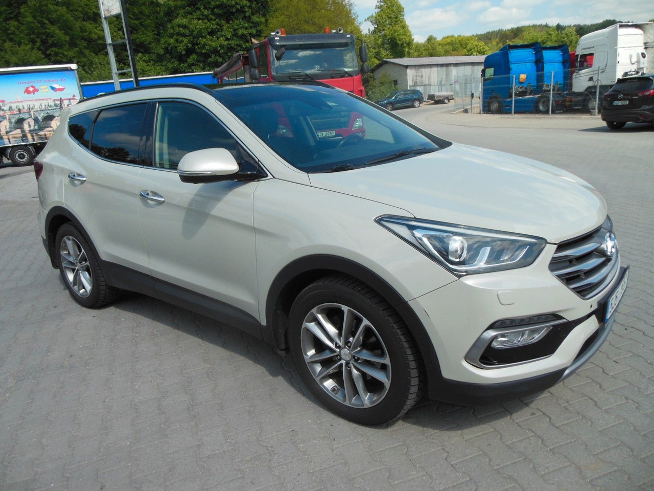 Hyundai Santa Fe 2,2 CRDi, 4WD, Automatic, Leder, Panora - Maastur: pilt 2 Hyundai Santa Fe 2,2 CRDi, 4WD, Automatic, Leder, Panora - Maastur: pilt 2