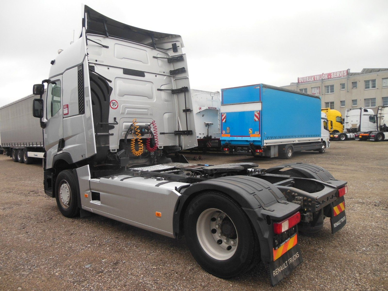 Renault T 440, STANDART, LEICHTER UNAFALL - Sadulveok: pilt 4 Renault T 440, STANDART, LEICHTER UNAFALL - Sadulveok: pilt 4