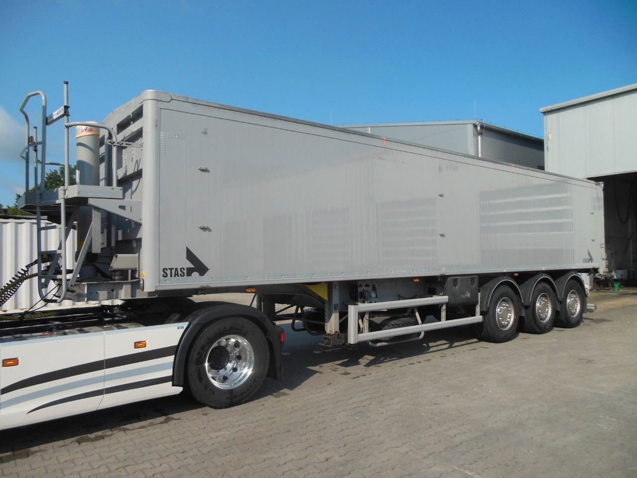 Stas S300CX, 49m3, ADR, 9 TONE ACHSEN,WIE NEUE-TOP!!! - Kallur-poolhaagis: pilt 2 Stas S300CX, 49m3, ADR, 9 TONE ACHSEN,WIE NEUE-TOP!!! - Kallur-poolhaagis: pilt 2