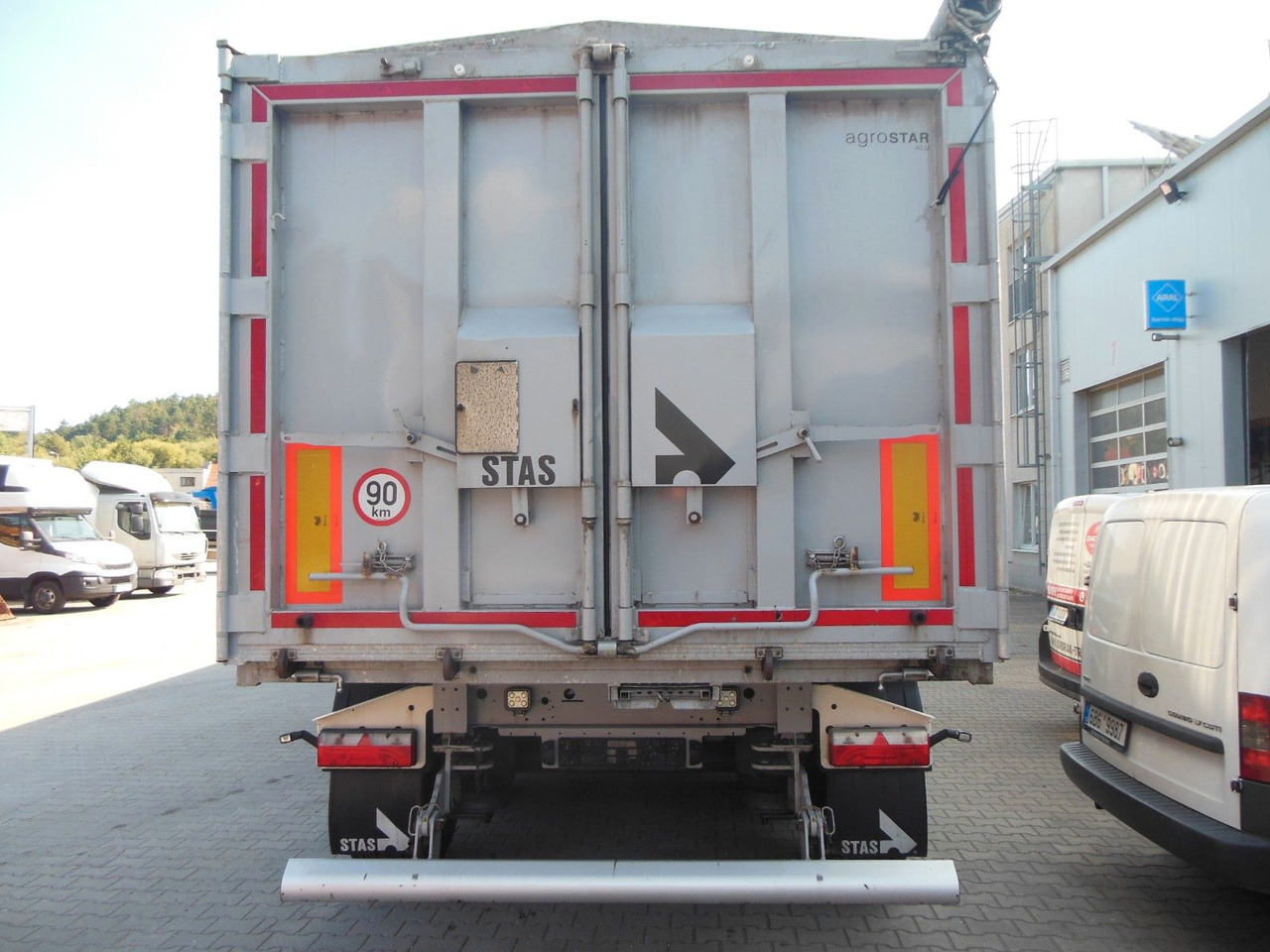 Stas S300CX, 49m3, ADR, 9 TONE ACHSEN,WIE NEUE-TOP!!! - Kallur-poolhaagis: pilt 5 Stas S300CX, 49m3, ADR, 9 TONE ACHSEN,WIE NEUE-TOP!!! - Kallur-poolhaagis: pilt 5