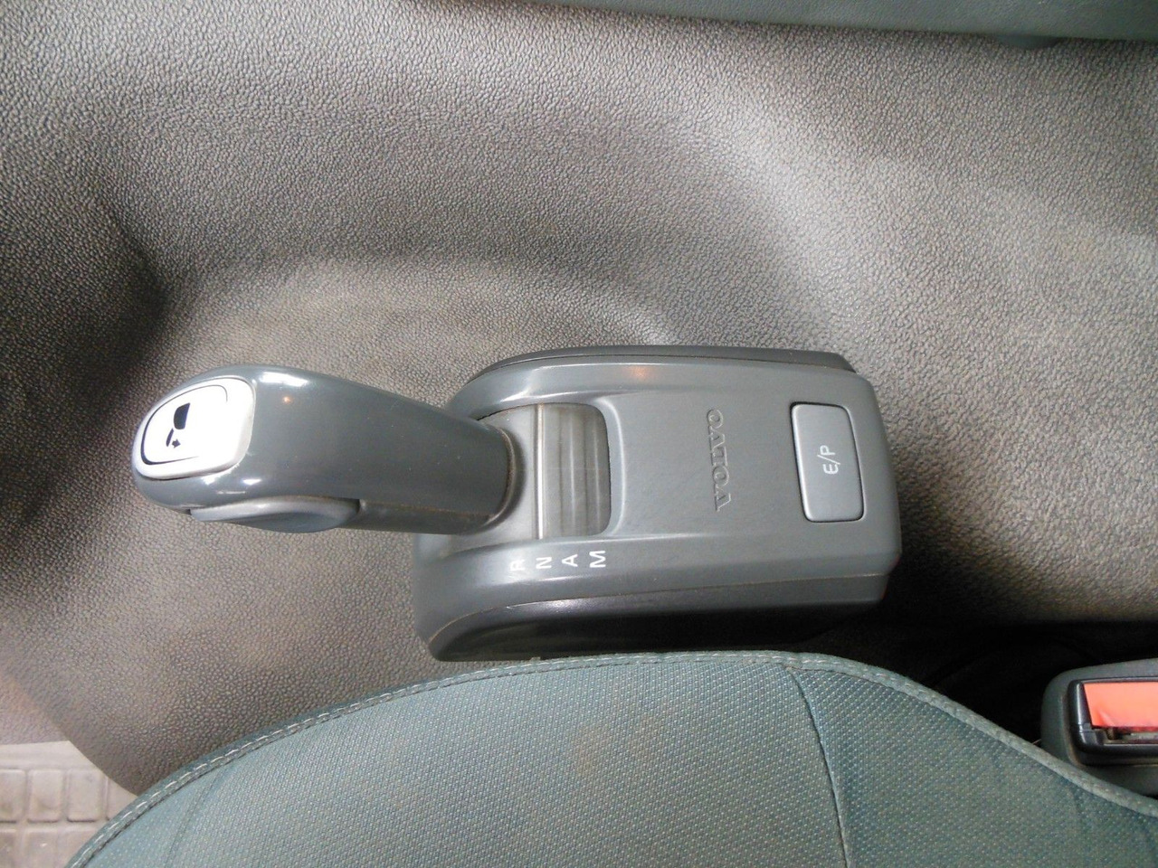 Volvo FM 410, 6X2, DREISEITEN KIPPER, HIAB XS 211 liising Volvo FM 410, 6X2, DREISEITEN KIPPER, HIAB XS 211: pilt 20 Volvo FM 410, 6X2, DREISEITEN KIPPER, HIAB XS 211 liising Volvo FM 410, 6X2, DREISEITEN KIPPER, HIAB XS 211: pilt 20