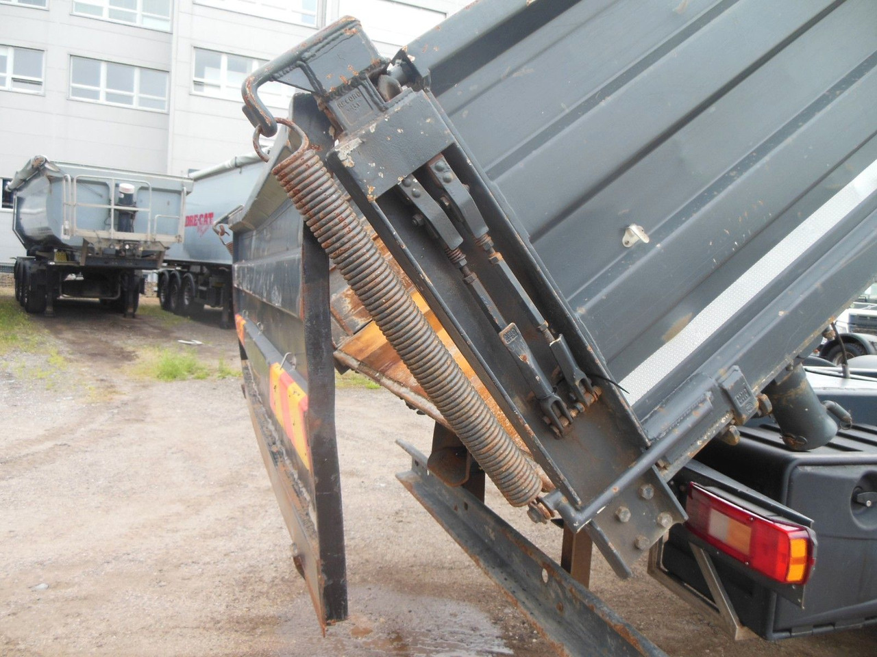 Volvo FM 410, 6X2, DREISEITEN KIPPER, HIAB XS 211 liising Volvo FM 410, 6X2, DREISEITEN KIPPER, HIAB XS 211: pilt 14 Volvo FM 410, 6X2, DREISEITEN KIPPER, HIAB XS 211 liising Volvo FM 410, 6X2, DREISEITEN KIPPER, HIAB XS 211: pilt 14