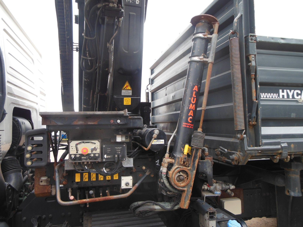 Volvo FM 410, 6X2, DREISEITEN KIPPER, HIAB XS 211 liising Volvo FM 410, 6X2, DREISEITEN KIPPER, HIAB XS 211: pilt 9 Volvo FM 410, 6X2, DREISEITEN KIPPER, HIAB XS 211 liising Volvo FM 410, 6X2, DREISEITEN KIPPER, HIAB XS 211: pilt 9