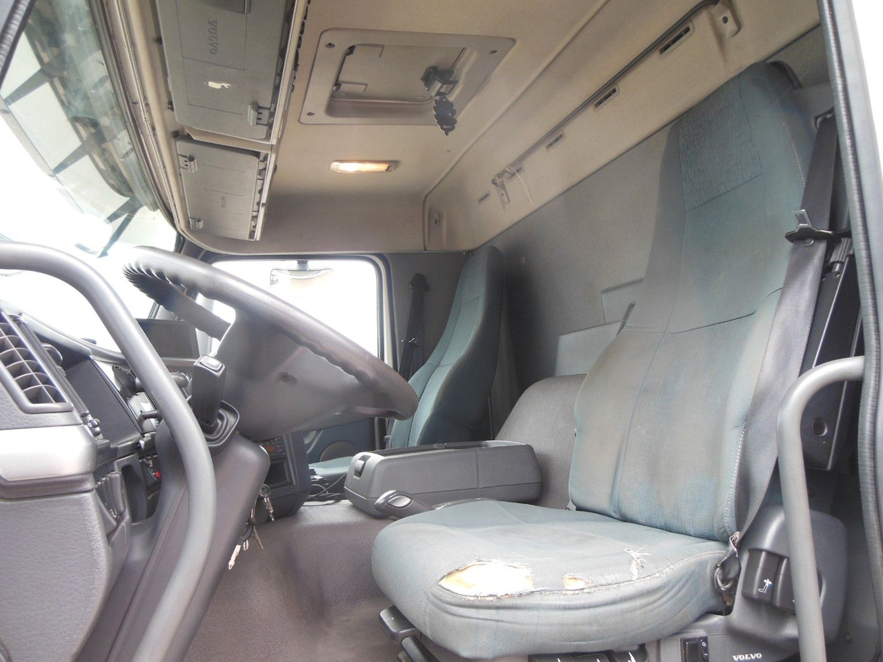 Volvo FM 410, 6X2, DREISEITEN KIPPER, HIAB XS 211 liising Volvo FM 410, 6X2, DREISEITEN KIPPER, HIAB XS 211: pilt 19 Volvo FM 410, 6X2, DREISEITEN KIPPER, HIAB XS 211 liising Volvo FM 410, 6X2, DREISEITEN KIPPER, HIAB XS 211: pilt 19