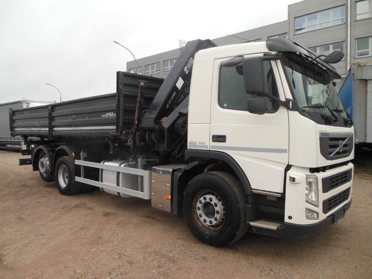 Volvo FM 410, 6X2, DREISEITEN KIPPER, HIAB XS 211 - Kallurauto, Kraanaga veoauto: pilt 2 Volvo FM 410, 6X2, DREISEITEN KIPPER, HIAB XS 211 - Kallurauto, Kraanaga veoauto: pilt 2