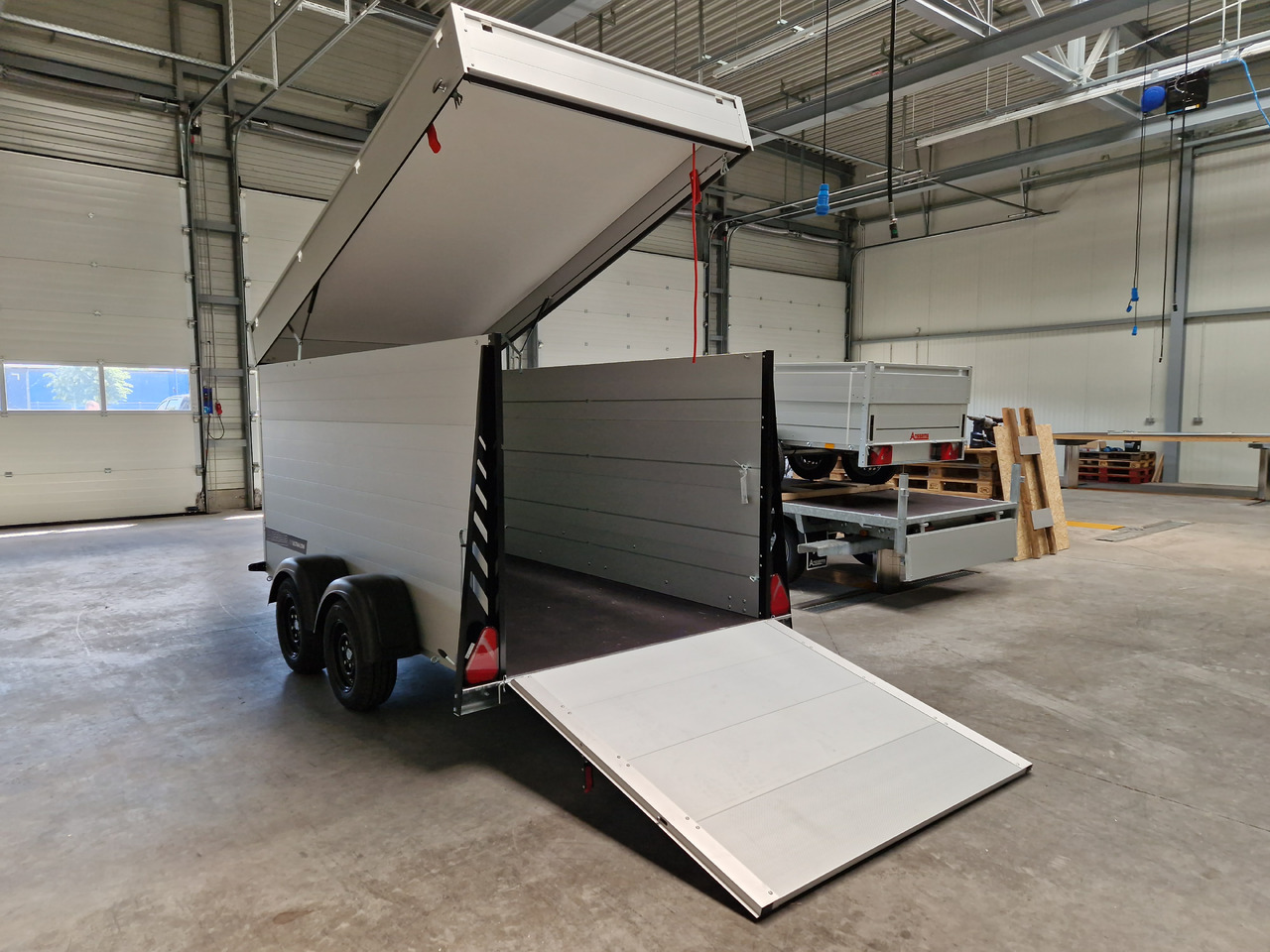 ALUBOXX Deckelanhänger GTB 2500 VT3 Ultra Low Tandem 2500kg - Furgoonjärelhaagis: pilt 2 ALUBOXX Deckelanhänger GTB 2500 VT3 Ultra Low Tandem 2500kg - Furgoonjärelhaagis: pilt 2