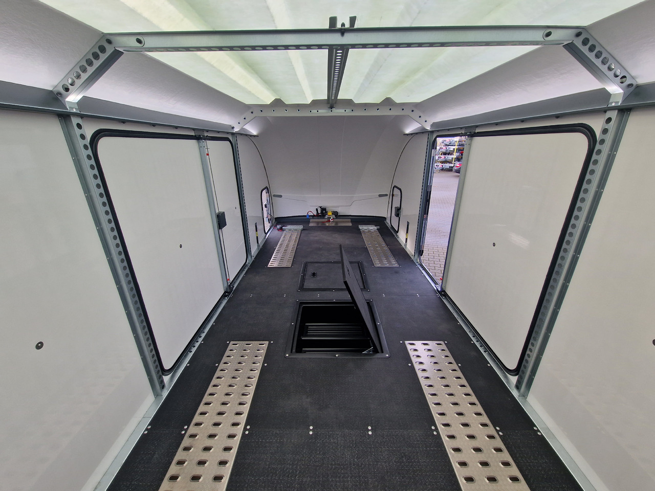 Treiler järelhaagis BJT Race Transporter 7 397-6023-35-3-10-B 600x228x189cm black Alufelgen Tridem 3500kg: pilt 13