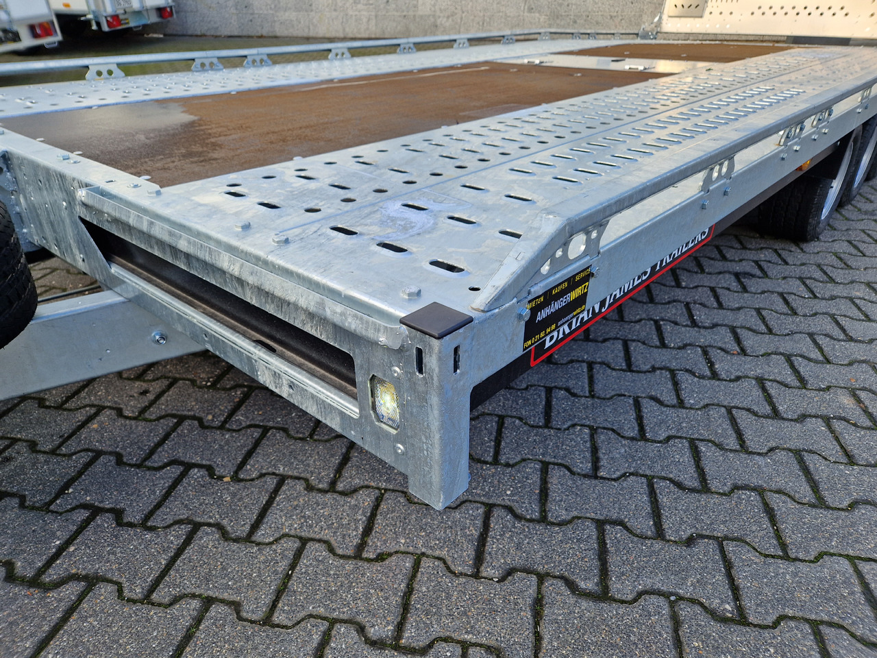 BJT T Transporter 231 500x210cm black Auffahrrampen 235cm Holzboden vorn Tridem 10" 3500kg Aktion - Ehitustehnika haagis: pilt 2 BJT T Transporter 231 500x210cm black Auffahrrampen 235cm Holzboden vorn Tridem 10" 3500kg Aktion - Ehitustehnika haagis: pilt 2