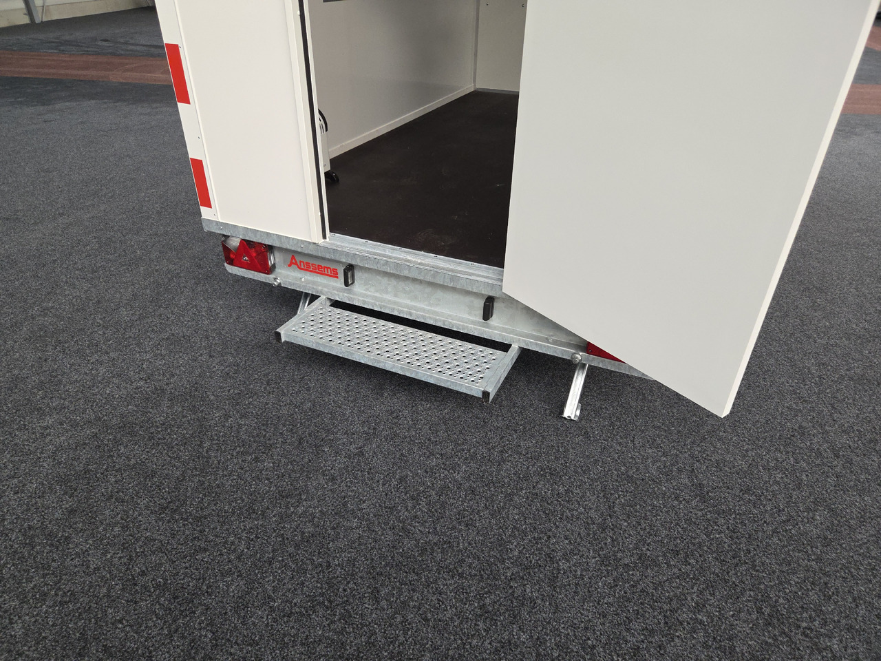 Bauwagen PTS 1400.390×188 Heizung Toilette 1400kg - Furgoonjärelhaagis: pilt 5 Bauwagen PTS 1400.390×188 Heizung Toilette 1400kg - Furgoonjärelhaagis: pilt 5