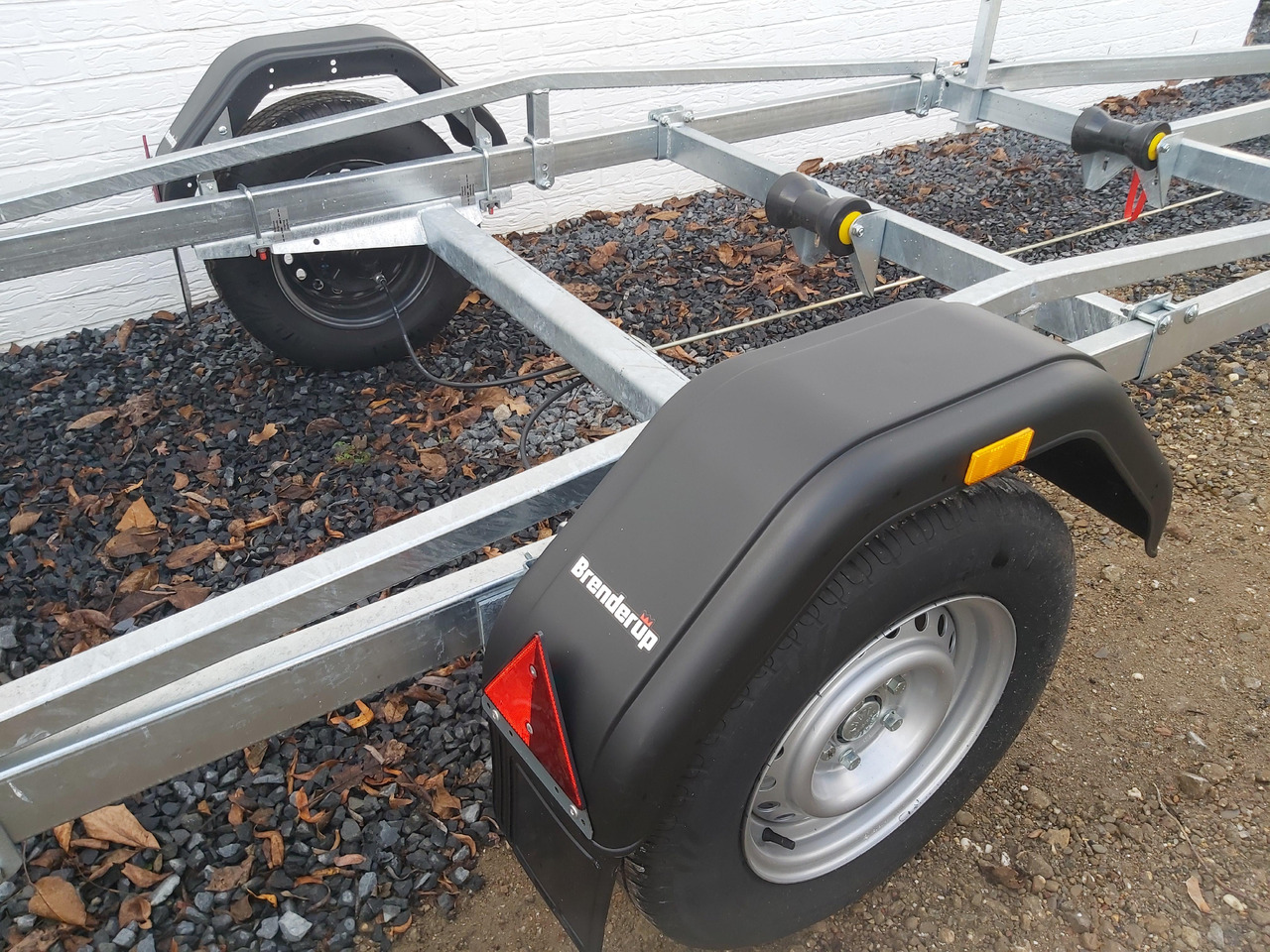 Paadihaagis Brenderup Bootstrailer Premium 201300B SR mit Rollen Boote bis 600cm 1300kg Modell 2024 311967: pilt 6