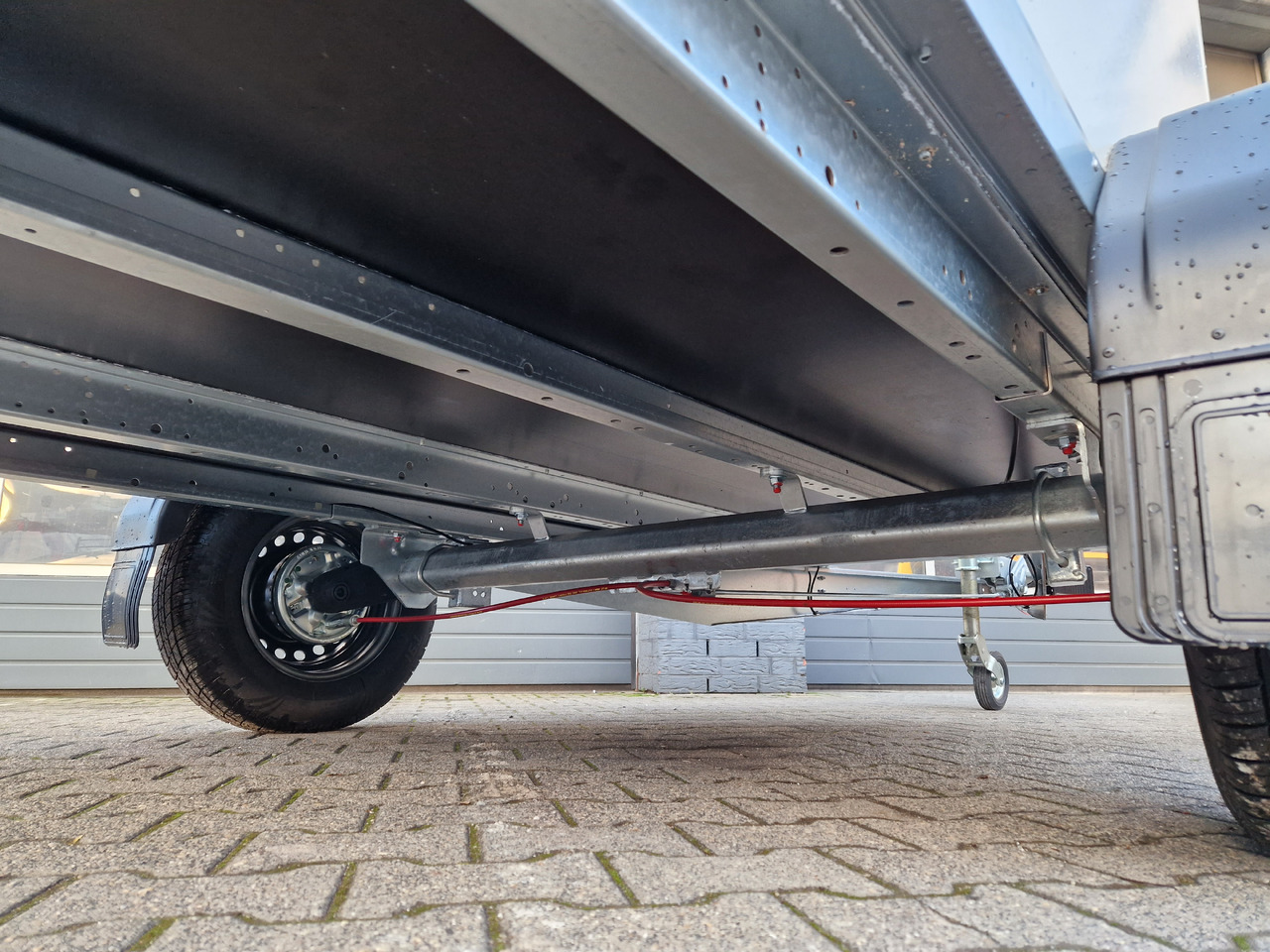 Furgoonjärelhaagis Brenderup Cargo Dynamic CD260 BD 260x150x185cm Hecktüren Wabenwände (S) 1300kg: pilt 16 Furgoonjärelhaagis Brenderup Cargo Dynamic CD260 BD 260x150x185cm Hecktüren Wabenwände (S) 1300kg: pilt 16