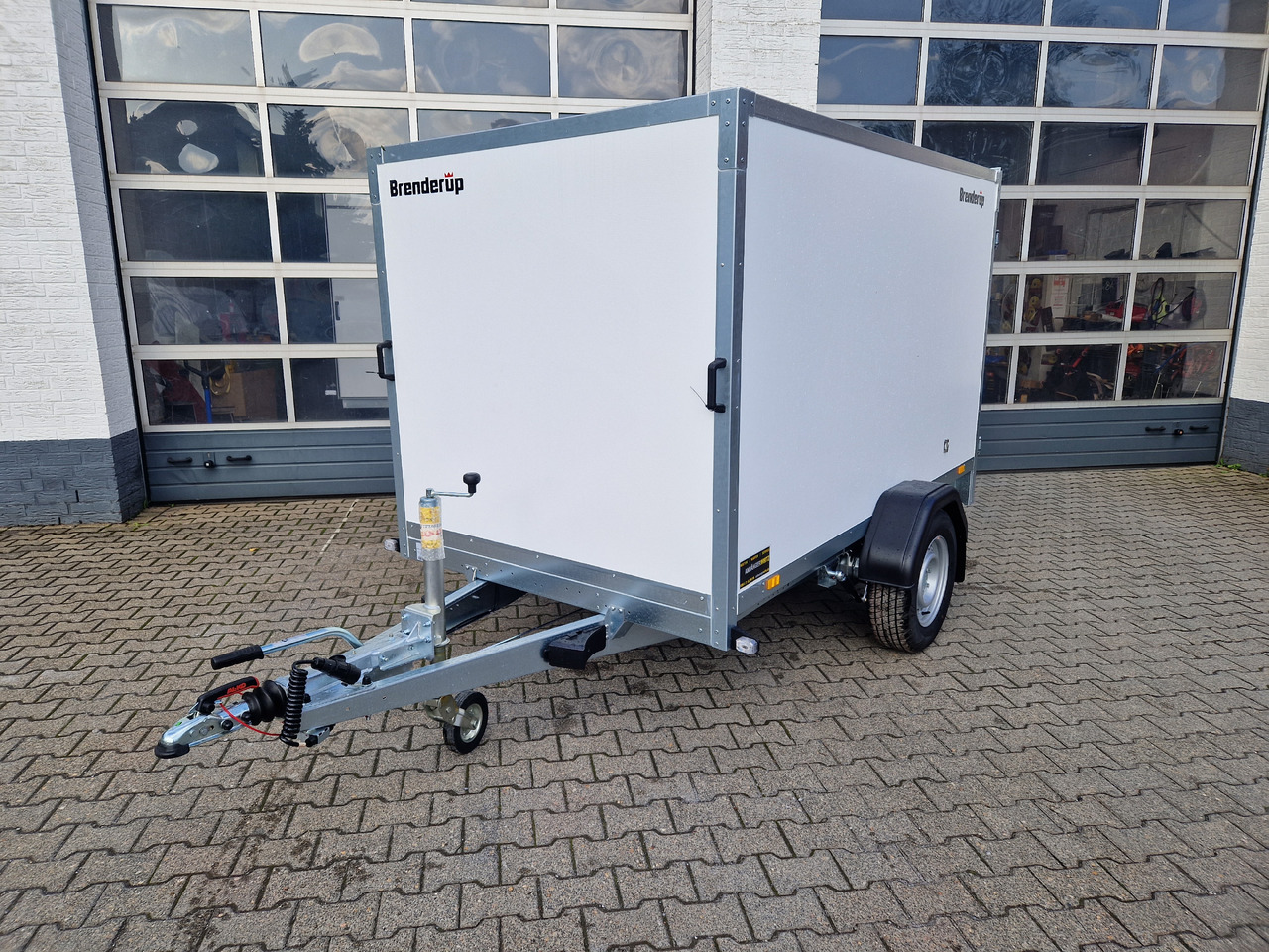 Furgoonjärelhaagis Brenderup Cargo Dynamic CD260 BD 260x155x150cm niedrig Hecktüren (S) 1300kg: pilt 12 Furgoonjärelhaagis Brenderup Cargo Dynamic CD260 BD 260x155x150cm niedrig Hecktüren (S) 1300kg: pilt 12