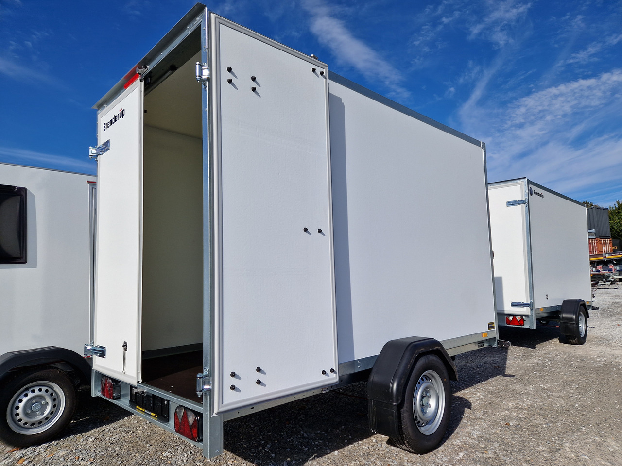 Brenderup Cargo Dynamic CD300 BD 300x155x185cm Hecktüren Wabenwände (M) 1300kg - Furgoonjärelhaagis: pilt 2 Brenderup Cargo Dynamic CD300 BD 300x155x185cm Hecktüren Wabenwände (M) 1300kg - Furgoonjärelhaagis: pilt 2
