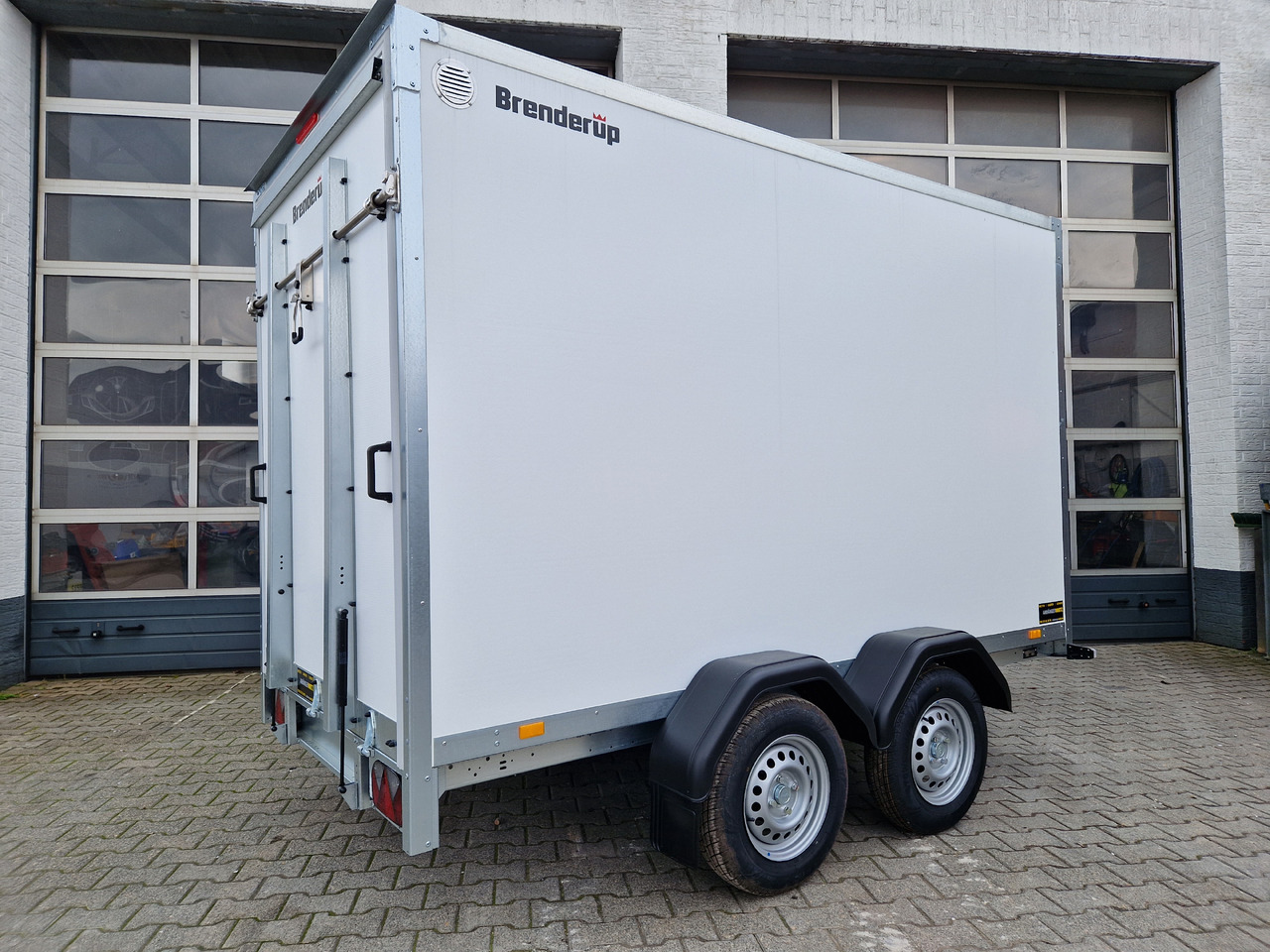 Brenderup Cargo Dynamic CD300 TB R 300x150x185cm Heckrampe Wabenwände (M) 2000kg - Furgoonjärelhaagis: pilt 4 Brenderup Cargo Dynamic CD300 TB R 300x150x185cm Heckrampe Wabenwände (M) 2000kg - Furgoonjärelhaagis: pilt 4