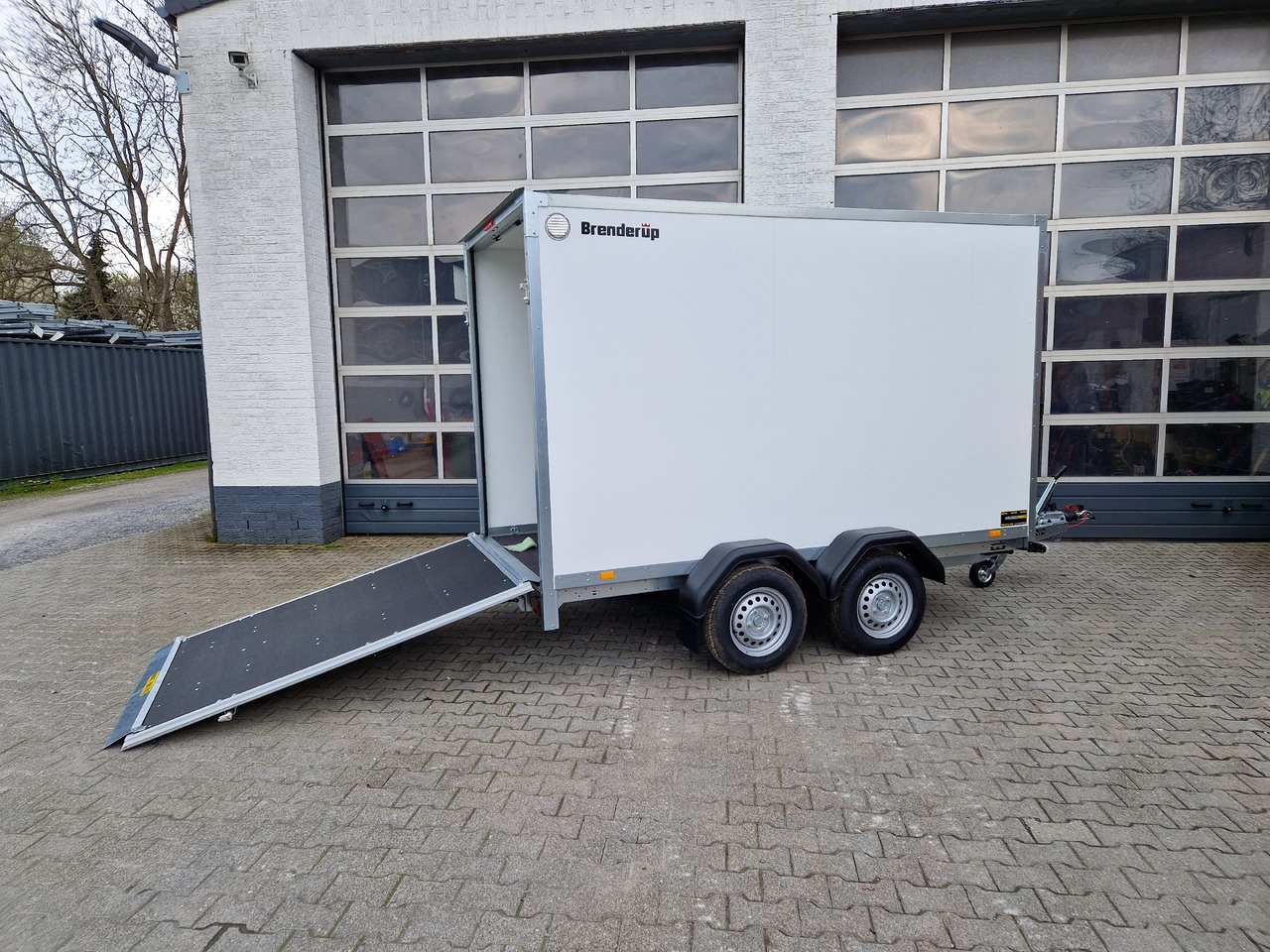 Brenderup Cargo Dynamic CD300 TB R 300x150x185cm Heckrampe Wabenwände (M) 2000kg - Furgoonjärelhaagis: pilt 2 Brenderup Cargo Dynamic CD300 TB R 300x150x185cm Heckrampe Wabenwände (M) 2000kg - Furgoonjärelhaagis: pilt 2