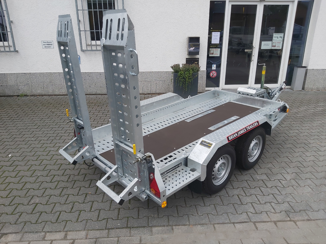 Ehitustehnika haagis Brian James Digger Plant 543-2813-27 280x130cm Schaufelablage Rampen Reserverad 2700kg Aktion: pilt 6