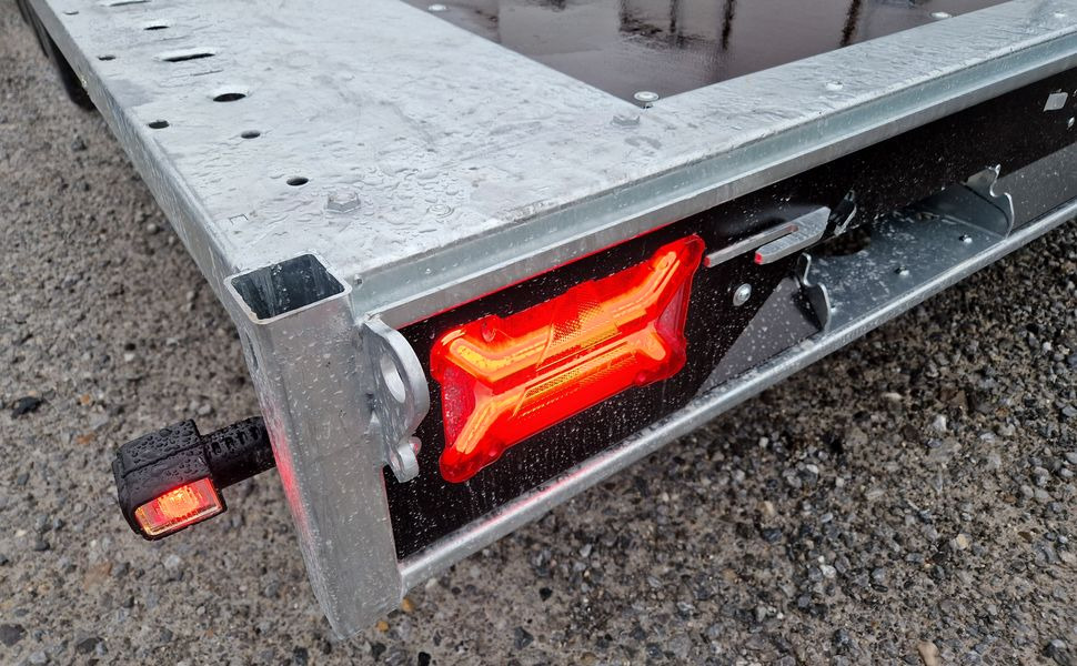 Brian James Trailer Connect 310x188cm black plattform Tandem 10" Alufelgen 3000kg - Platvormhaagis/ Madelhaagis: pilt 1 Brian James Trailer Connect 310x188cm black plattform Tandem 10" Alufelgen 3000kg - Platvormhaagis/ Madelhaagis: pilt 1
