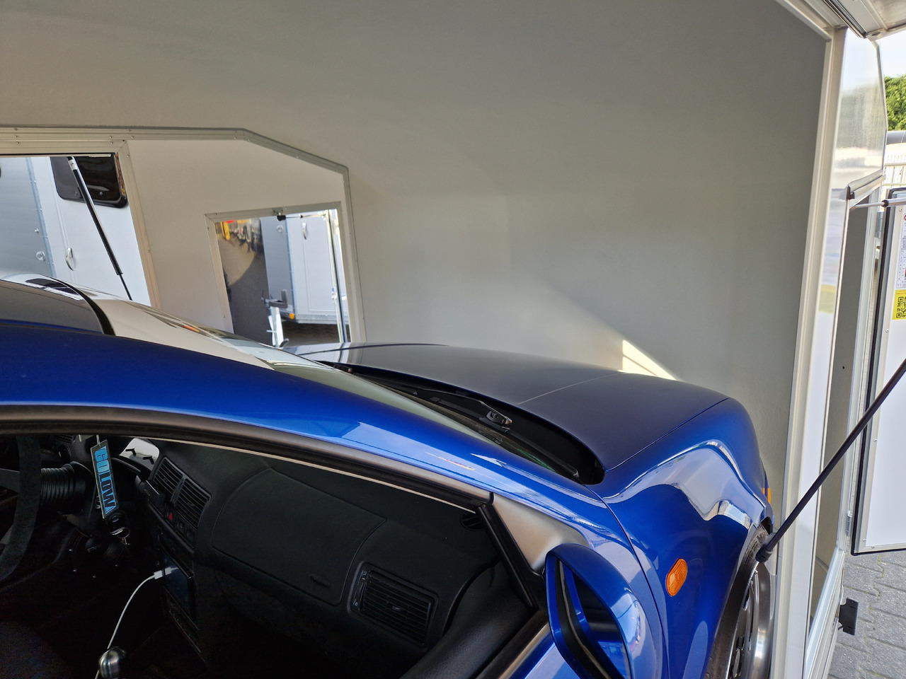 Cargo Roadster 1000 480x200x206cm Poly grey Seitenklappe & Tür ASR CAR Pullman 100km/H 3500kg 2025 - Furgoonjärelhaagis: pilt 5 Cargo Roadster 1000 480x200x206cm Poly grey Seitenklappe & Tür ASR CAR Pullman 100km/H 3500kg 2025 - Furgoonjärelhaagis: pilt 5