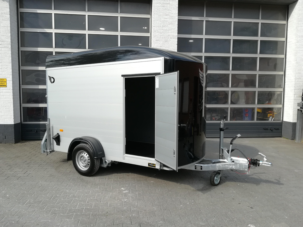 Cargo Roadster 300 300x150x184cm Alu Poly black Seitentür Pullman 100km/H 1300kg - Auto järelhaagis: pilt 5 Cargo Roadster 300 300x150x184cm Alu Poly black Seitentür Pullman 100km/H 1300kg - Auto järelhaagis: pilt 5