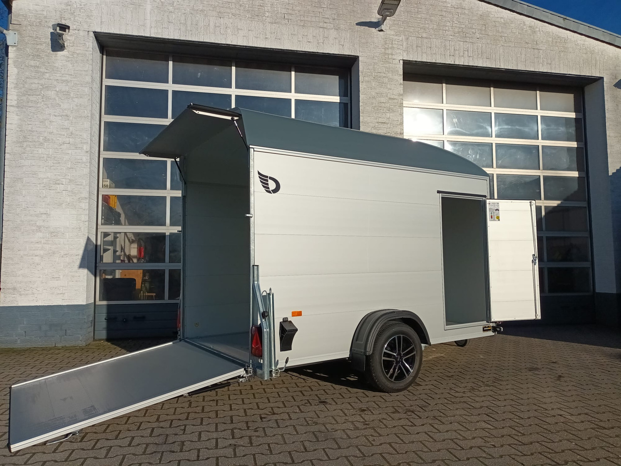 Cargo Roadster 400 312x164x184cm Alu Poly irongrey Seitentür Alufelgen Aluboden 1300kg 100km/H - Furgoonjärelhaagis: pilt 1 Cargo Roadster 400 312x164x184cm Alu Poly irongrey Seitentür Alufelgen Aluboden 1300kg 100km/H - Furgoonjärelhaagis: pilt 1