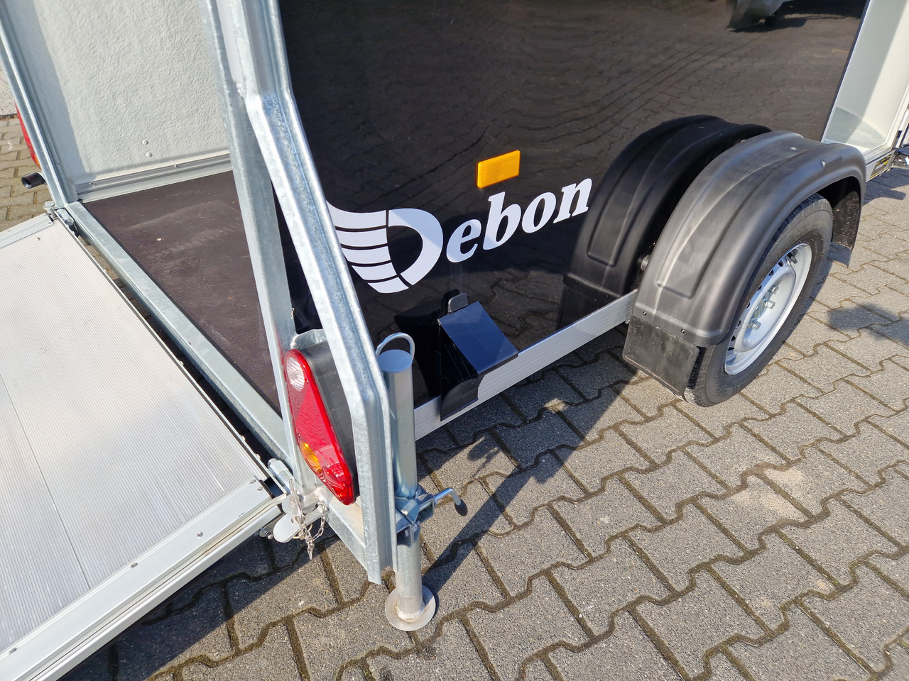 Furgoonjärelhaagis Debon Cargo 1300 300x152x168cm black Seitentür aerodynamik Pullman II 100km/H 1300kg Februar Aktion: pilt 6