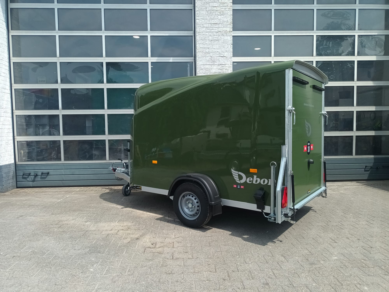 Debon Cargo 1300 300x152x168cm natur green Seitentür Pullman 1300kg 100km/H Juli Aktion 2025 - Auto järelhaagis: pilt 5 Debon Cargo 1300 300x152x168cm natur green Seitentür Pullman 1300kg 100km/H Juli Aktion 2025 - Auto järelhaagis: pilt 5