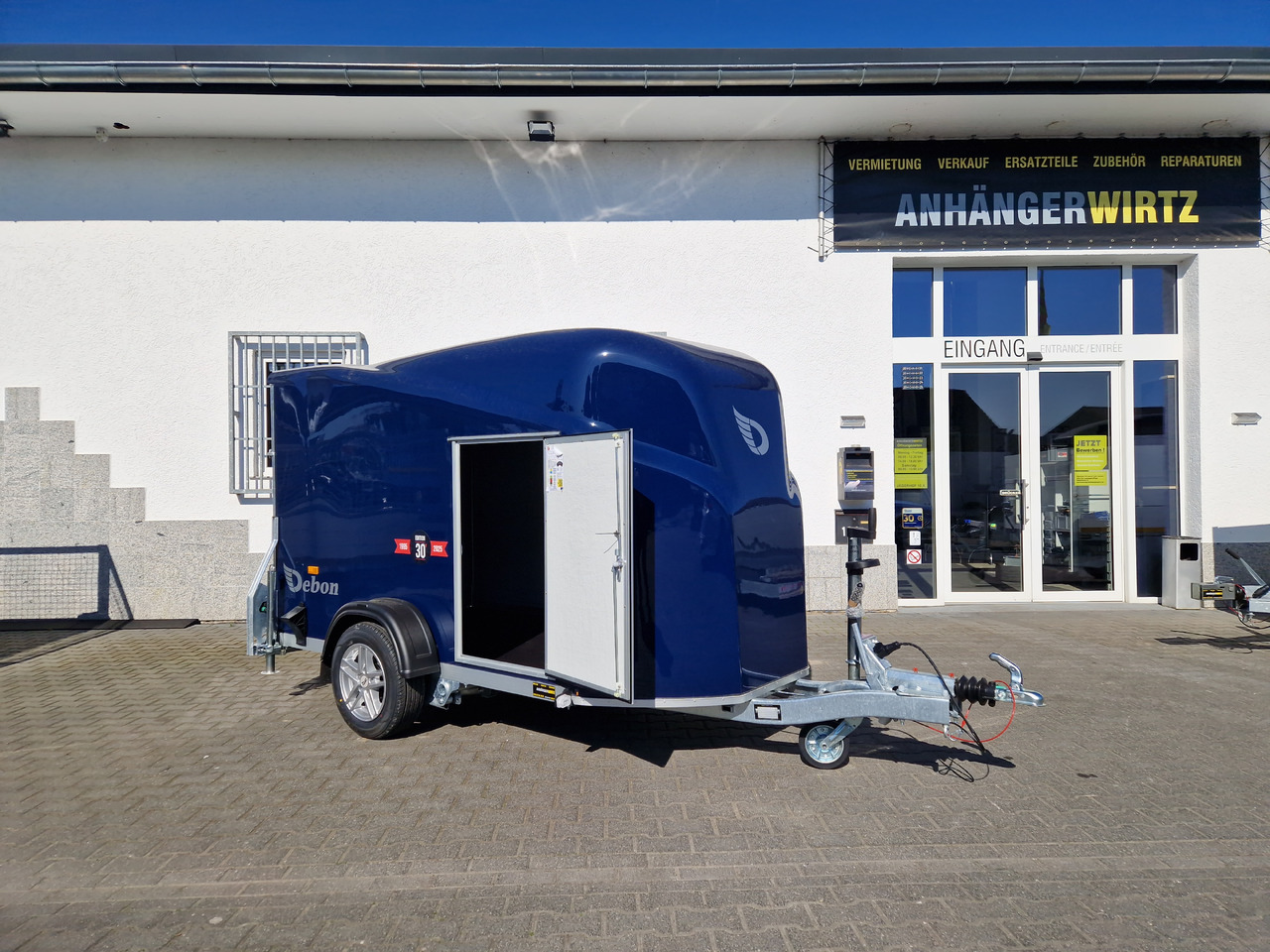 Debon Cargo 1300 300x152x168cm royal blau Seitentür Alufelgen Pullman 1300kg 100km/H Modell 2025 - Auto järelhaagis: pilt 3 Debon Cargo 1300 300x152x168cm royal blau Seitentür Alufelgen Pullman 1300kg 100km/H Modell 2025 - Auto järelhaagis: pilt 3