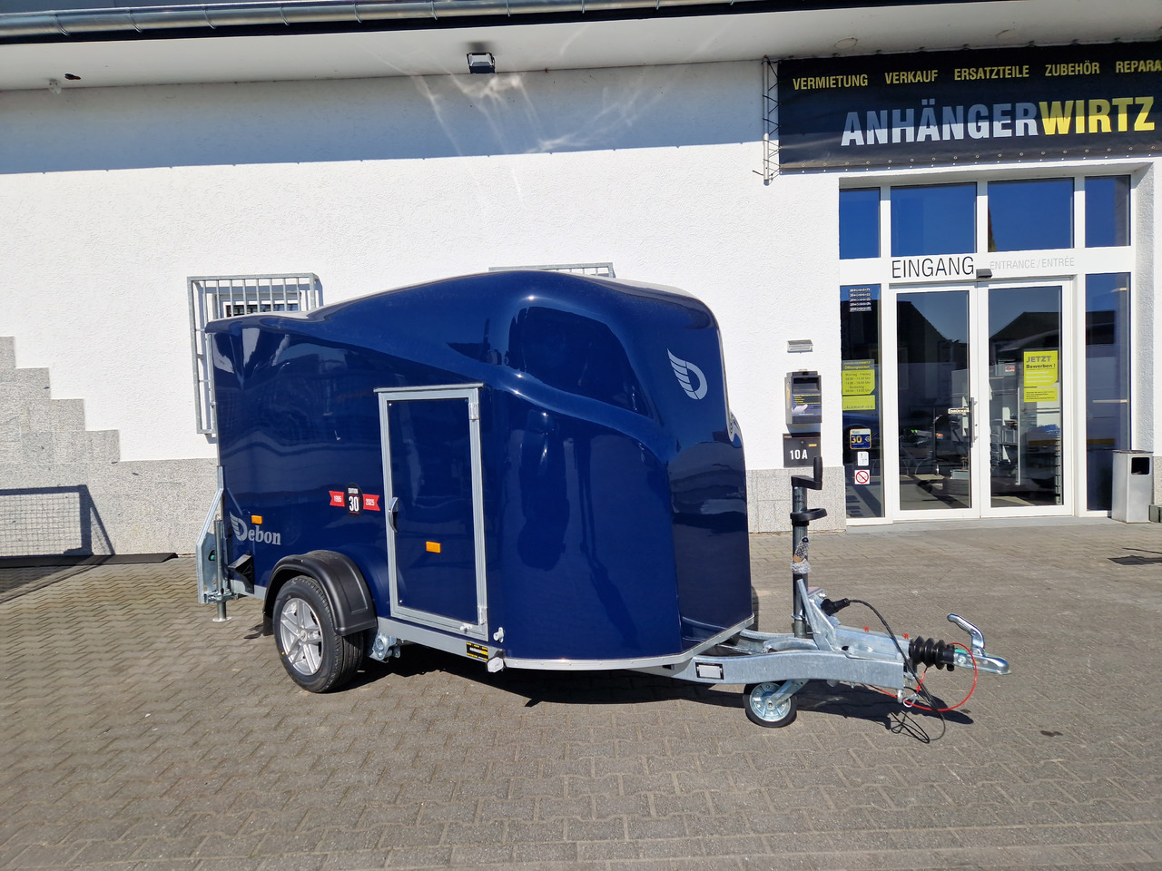 Debon Cargo 1300 300x152x168cm royal blau Seitentür Alufelgen Pullman 1300kg 100km/H Modell 2025 - Auto järelhaagis: pilt 1 Debon Cargo 1300 300x152x168cm royal blau Seitentür Alufelgen Pullman 1300kg 100km/H Modell 2025 - Auto järelhaagis: pilt 1
