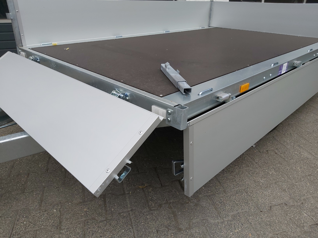 Hochlader light 2514 250x145x30cm Lfh 56cm (S) 1500kg online Aktion - Auto järelhaagis: pilt 3 Hochlader light 2514 250x145x30cm Lfh 56cm (S) 1500kg online Aktion - Auto järelhaagis: pilt 3