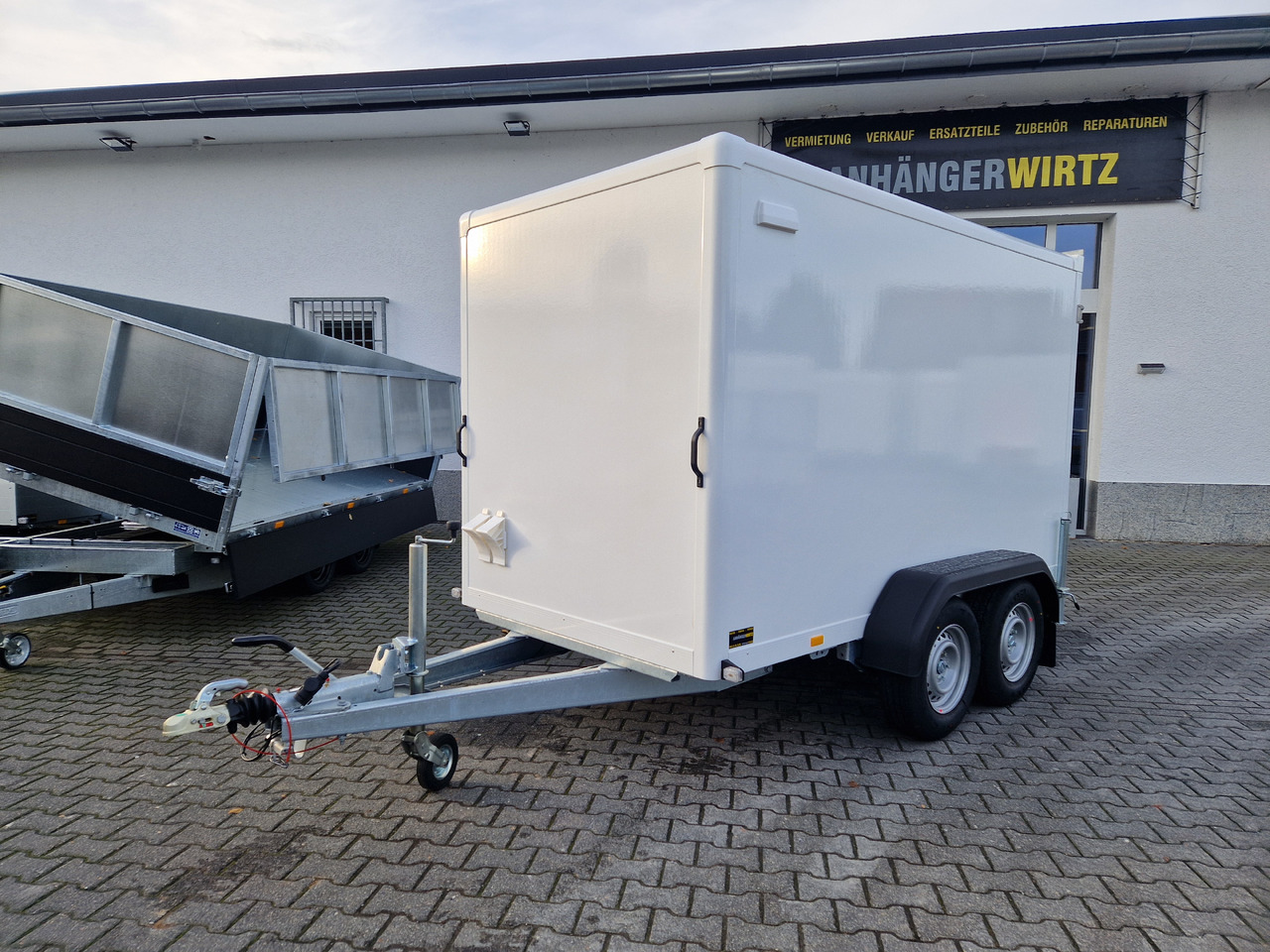 Kargo FS2730/180HTL 305x159x180cm GFK Zurrsystem Tieflader LED (M) 2700kg 100km/H - Furgoonjärelhaagis: pilt 3 Kargo FS2730/180HTL 305x159x180cm GFK Zurrsystem Tieflader LED (M) 2700kg 100km/H - Furgoonjärelhaagis: pilt 3