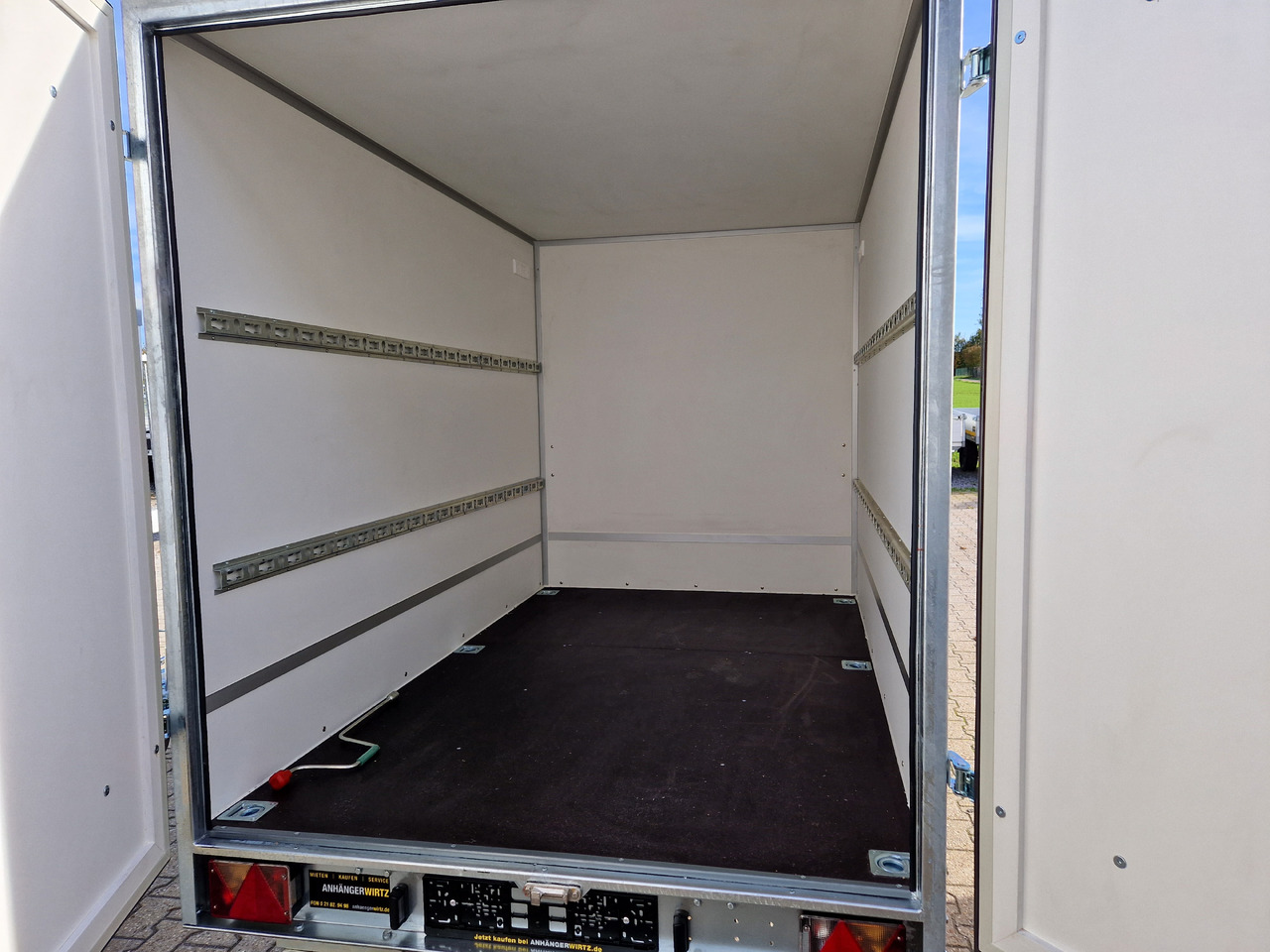 Kargo Koffer Hochlader FC1326HD 260x160x180cm Zurrsystem (S) 1300kg 100km/H - Furgoonjärelhaagis: pilt 3 Kargo Koffer Hochlader FC1326HD 260x160x180cm Zurrsystem (S) 1300kg 100km/H - Furgoonjärelhaagis: pilt 3