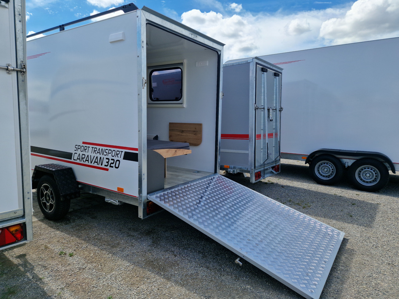 Haagissuvila Koffer Camp TFS ST 320.01 320x150x180cm Premium Rampe Seitentür Fenster Bett 1300kg 100km/H: pilt 10