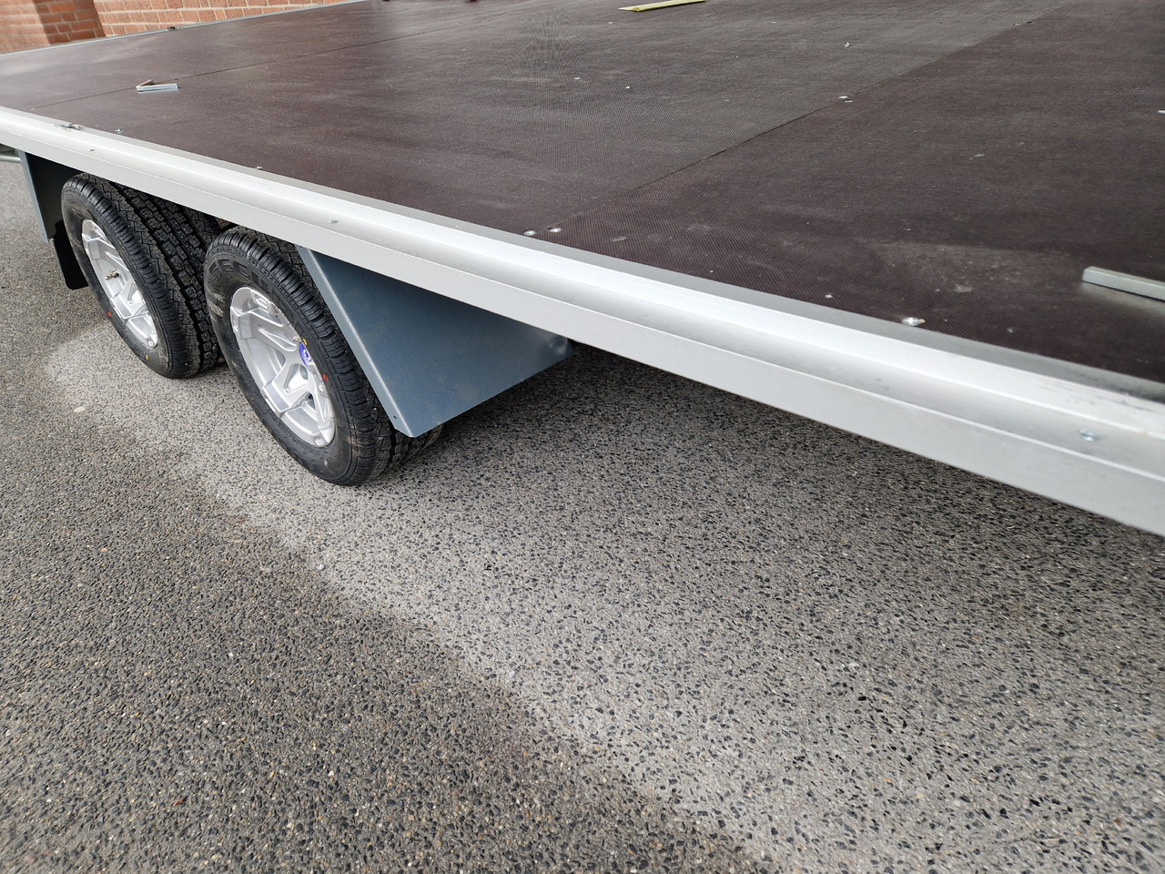 Toitlustus haagis Koffer Hochlader FC2024HTL Messe 400x200x200cm aerodynamisch 10" Alufelgen (XL) 2000kg 100 km/H: pilt 15