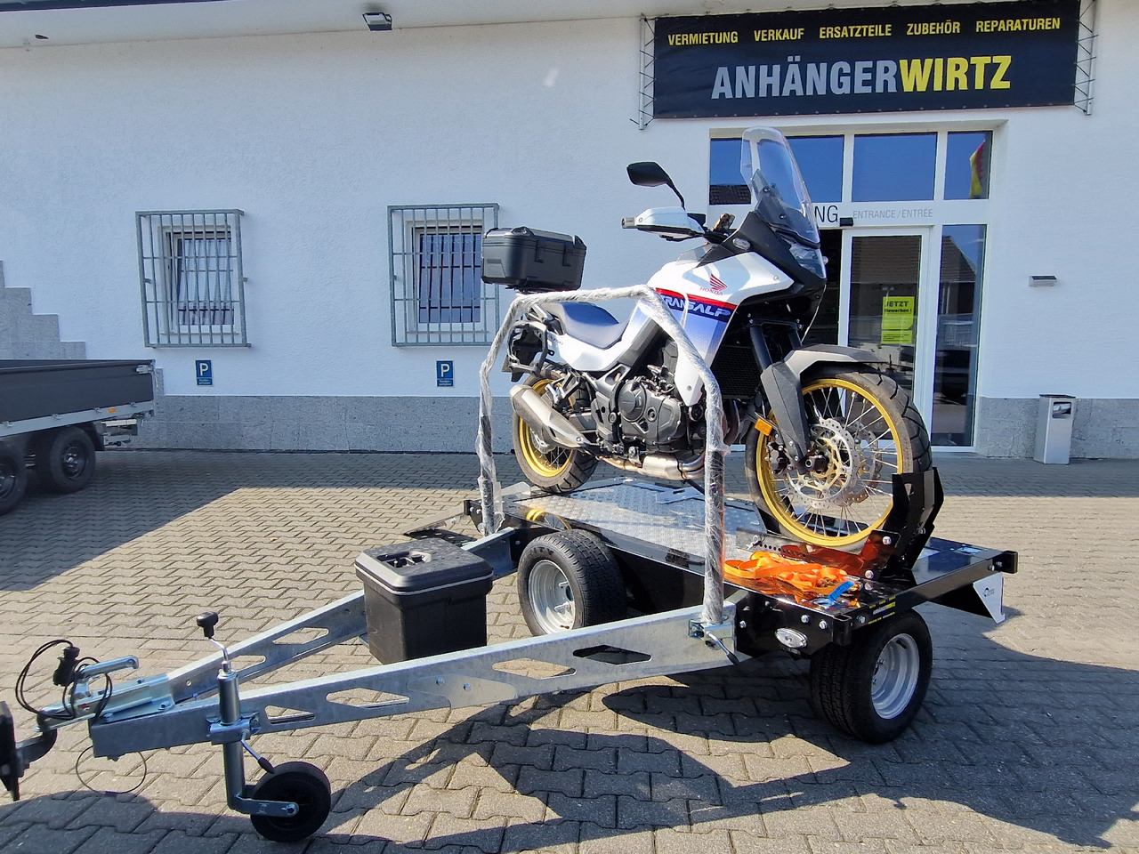 Motorradanhänger Motocamp 1 750 quer 200x107cm Motorrad Roller Fahrrad black 750kg - Mootorratta haagis: pilt 1 Motorradanhänger Motocamp 1 750 quer 200x107cm Motorrad Roller Fahrrad black 750kg - Mootorratta haagis: pilt 1