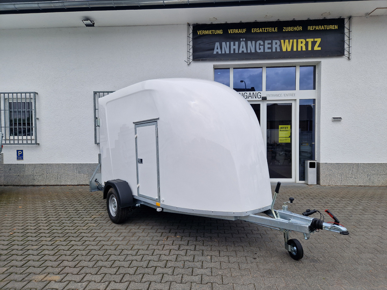 Niki aerodynamischer Koffer F1334HL 340x150x170cm Seitentür Heckrampe (L) 1300kg 100km/H black deal - Furgoonjärelhaagis: pilt 3 Niki aerodynamischer Koffer F1334HL 340x150x170cm Seitentür Heckrampe (L) 1300kg 100km/H black deal - Furgoonjärelhaagis: pilt 3