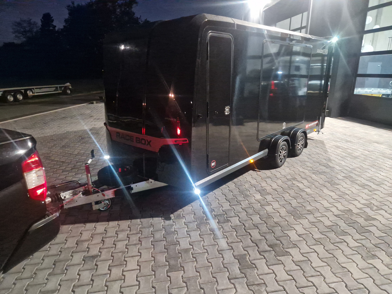 Auto järelhaagis Race BOX 610-5019-30-2-12-B 500x195x200cm Flügeltüren Rückfahrkamera Lüfter 3000kg: pilt 6