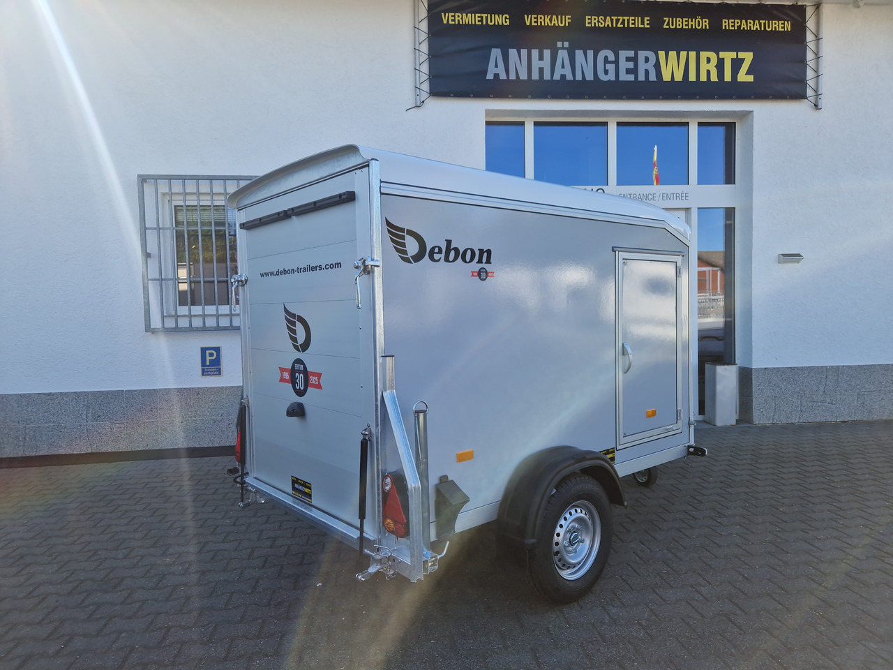 Roadster Sport C255 252x125x154cm aero Sandwich silvergrey Poly weiß Seitentür Rampekombi (S) 1300kg - Auto järelhaagis: pilt 3 Roadster Sport C255 252x125x154cm aero Sandwich silvergrey Poly weiß Seitentür Rampekombi (S) 1300kg - Auto järelhaagis: pilt 3