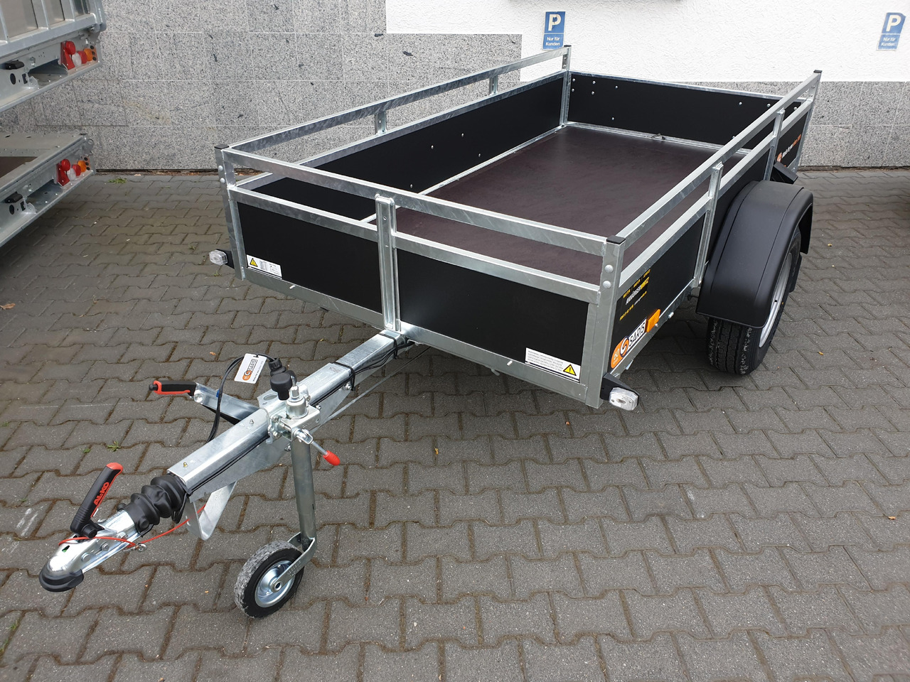 Saris BMG 135 Classic Wood 255x133x45cm (S) 1350kg Abverkauf Aktion - Auto järelhaagis: pilt 1 Saris BMG 135 Classic Wood 255x133x45cm (S) 1350kg Abverkauf Aktion - Auto järelhaagis: pilt 1