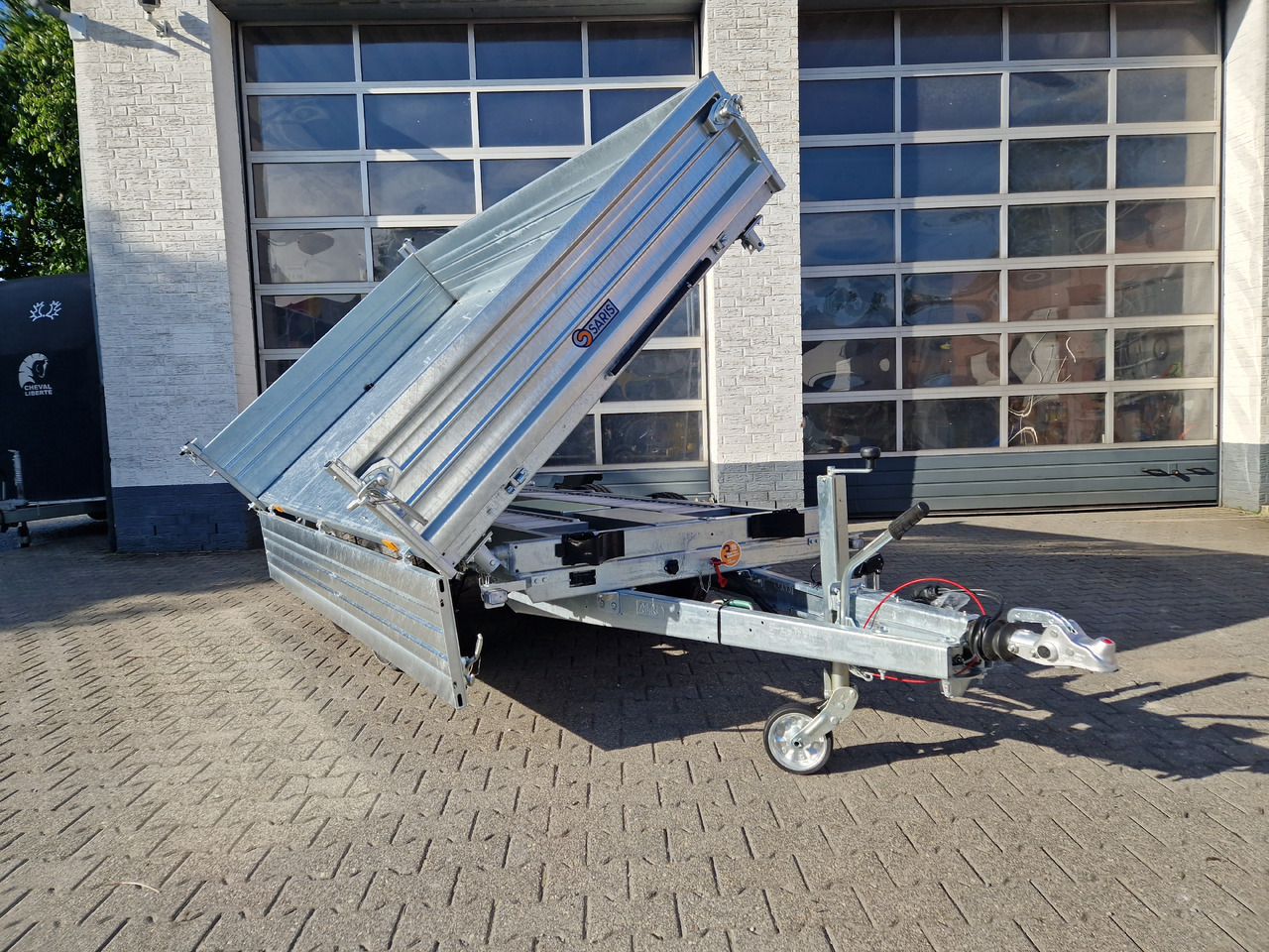 Saris Kipper 3 SKS 310 176 40cm Stahlwände HD elektro Notpumpe Alurampen Stützen 3500kg 100km/H - Kalluri järelhaagis: pilt 1 Saris Kipper 3 SKS 310 176 40cm Stahlwände HD elektro Notpumpe Alurampen Stützen 3500kg 100km/H - Kalluri järelhaagis: pilt 1