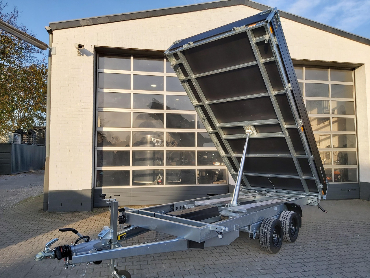 Kalluri järelhaagis Saris Kipper K3 406 204 3500 2 E 406x204x35 black elektro NH Rampen Blattfeder 3500kg Herbst Aktion: pilt 7 Kalluri järelhaagis Saris Kipper K3 406 204 3500 2 E 406x204x35 black elektro NH Rampen Blattfeder 3500kg Herbst Aktion: pilt 7