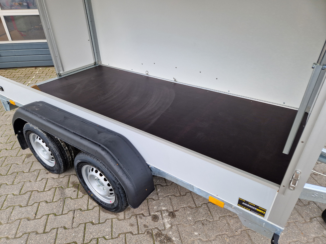 Furgoonjärelhaagis Saris Koffer GO 306 154 180 2000 2 306x154x180cm GFK grau Seitenklappe (M) 2000kg Modell 2024: pilt 13