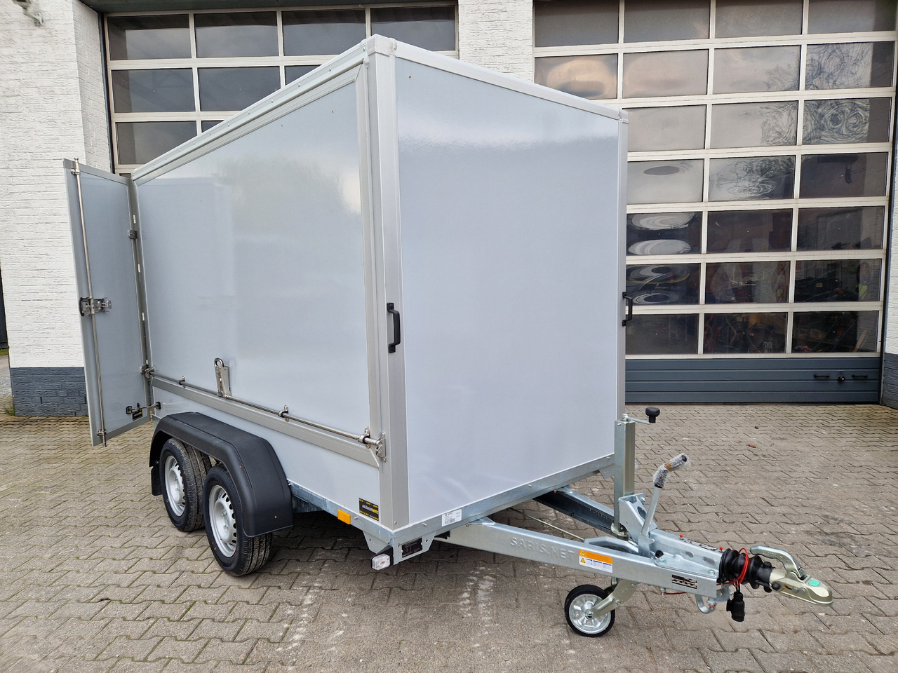 Furgoonjärelhaagis Saris Koffer GO 306 154 180 2000 2 306x154x180cm GFK grau Seitenklappe (M) 2000kg Modell 2024: pilt 17