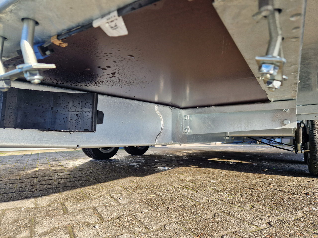 Saris Magnum MAXX 3500 406x182x30cm force one Rampen Schaufelablage 100km/H 3500kg Januar Aktion - Ehitustehnika haagis: pilt 4 Saris Magnum MAXX 3500 406x182x30cm force one Rampen Schaufelablage 100km/H 3500kg Januar Aktion - Ehitustehnika haagis: pilt 4