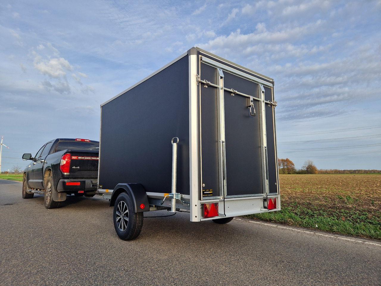 Mootorratta haagis Variant C1315 C2 Edition black 258x148x157cm Alufelgen Heckrampe 1350kg 100km/H black deal: pilt 16