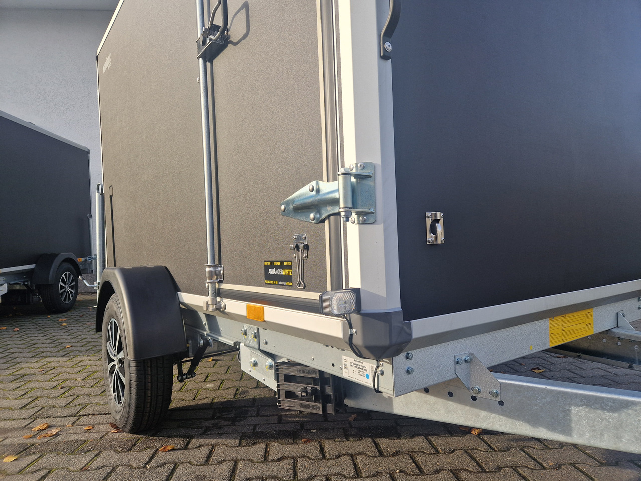 Variant C1315 C2 Edition black 258x148x157cm Alufelgen Seitentür 1350kg 100km/H black deal - Furgoonjärelhaagis: pilt 3 Variant C1315 C2 Edition black 258x148x157cm Alufelgen Seitentür 1350kg 100km/H black deal - Furgoonjärelhaagis: pilt 3