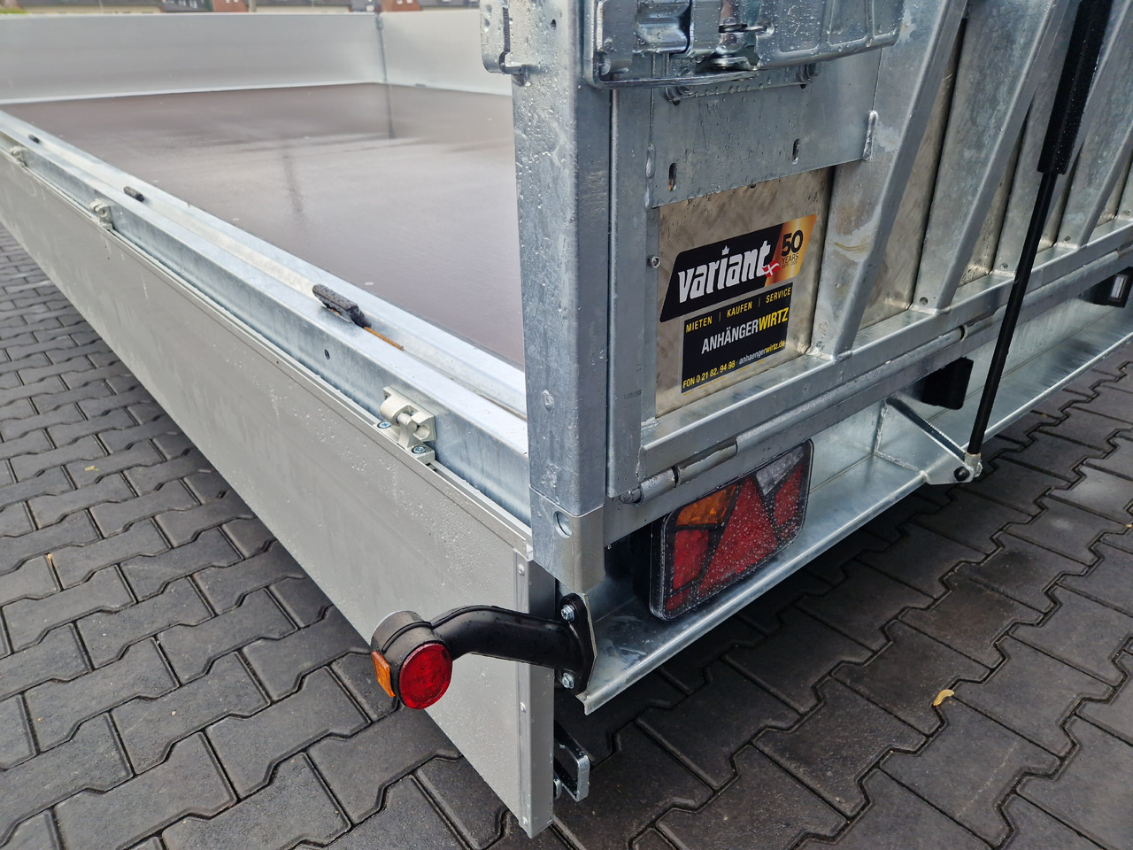 Variant Maschinentransporter 3553 UX Maxi LOAD blackline LED Tridem Parabel 3500kg - Ehitustehnika haagis: pilt 3 Variant Maschinentransporter 3553 UX Maxi LOAD blackline LED Tridem Parabel 3500kg - Ehitustehnika haagis: pilt 3