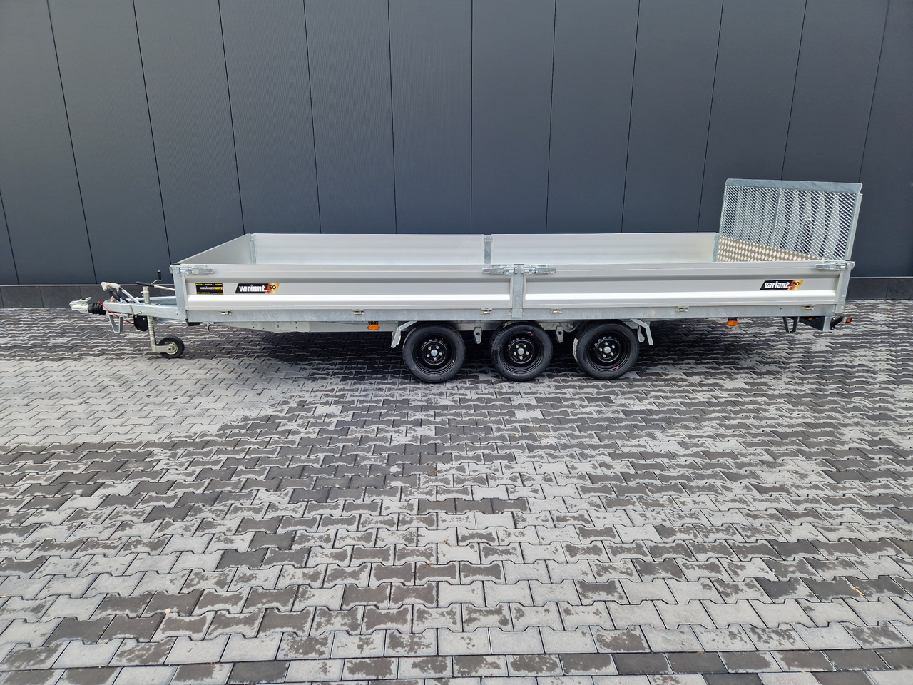 Variant Maschinentransporter 3553 UX Maxi LOAD blackline LED Tridem Parabel 3500kg - Ehitustehnika haagis: pilt 2 Variant Maschinentransporter 3553 UX Maxi LOAD blackline LED Tridem Parabel 3500kg - Ehitustehnika haagis: pilt 2