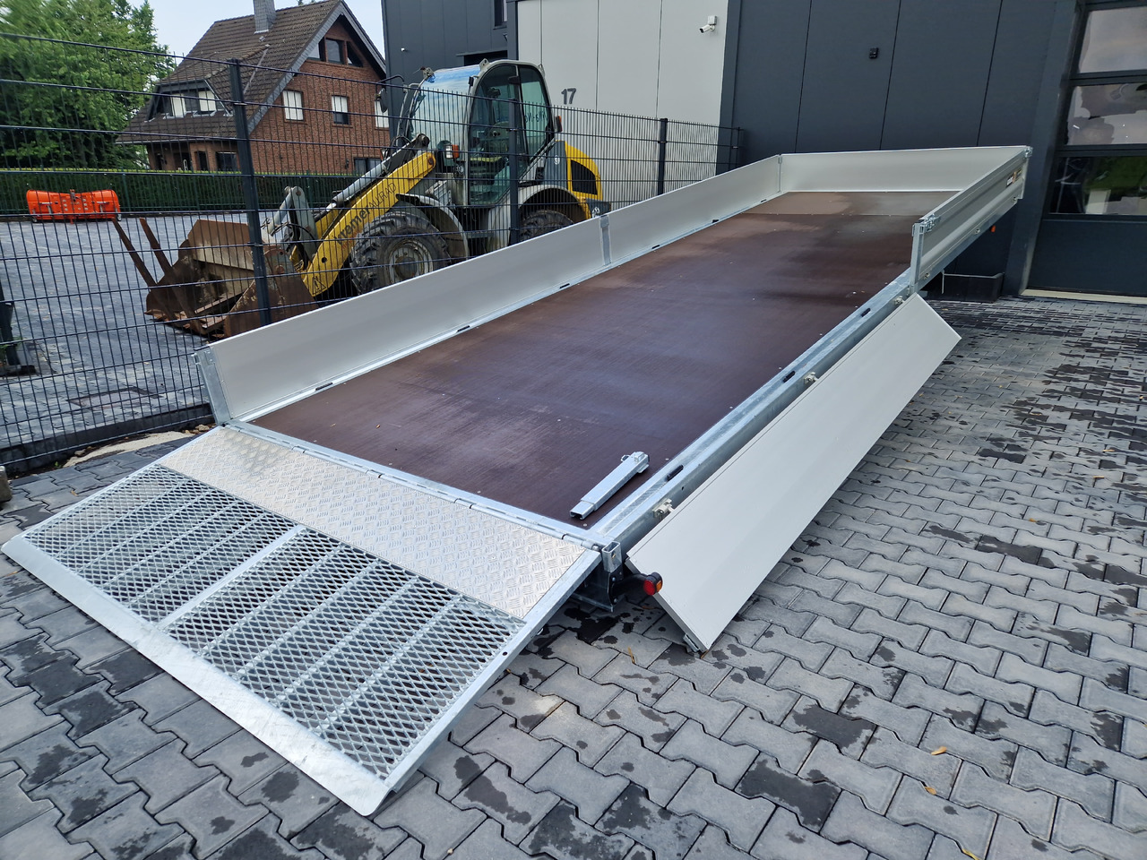 Variant Maschinentransporter 3563 UX Maxi Load 620x210x30cm LED Tridem Parabel black 3500kg - Ehitustehnika haagis: pilt 5 Variant Maschinentransporter 3563 UX Maxi Load 620x210x30cm LED Tridem Parabel black 3500kg - Ehitustehnika haagis: pilt 5