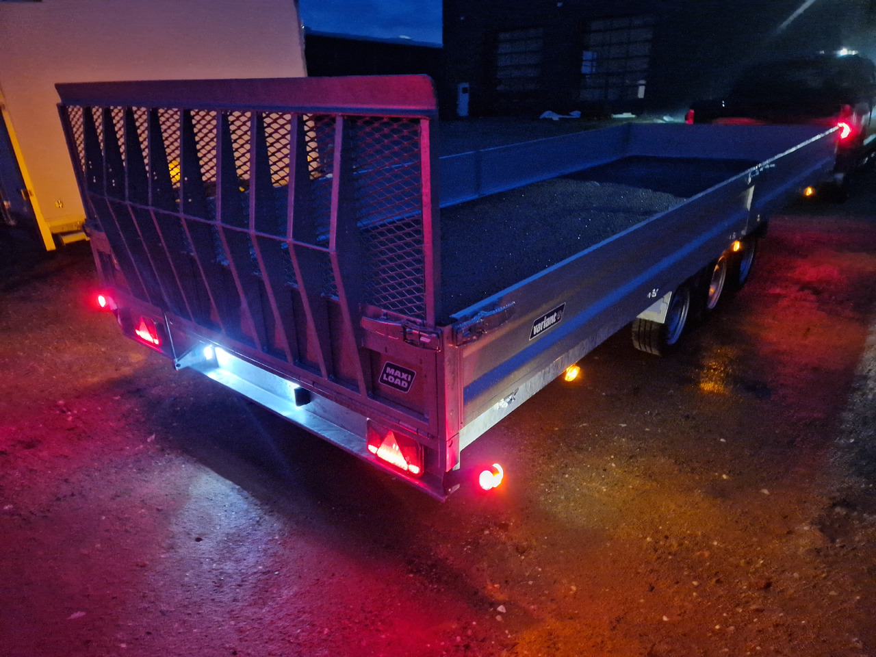 Variant Maschinentransporter 3563 UX Maxi Load 620x210x30cm LED Tridem Parabelfeder 3500kg Modell 24 - Ehitustehnika haagis: pilt 3 Variant Maschinentransporter 3563 UX Maxi Load 620x210x30cm LED Tridem Parabelfeder 3500kg Modell 24 - Ehitustehnika haagis: pilt 3
